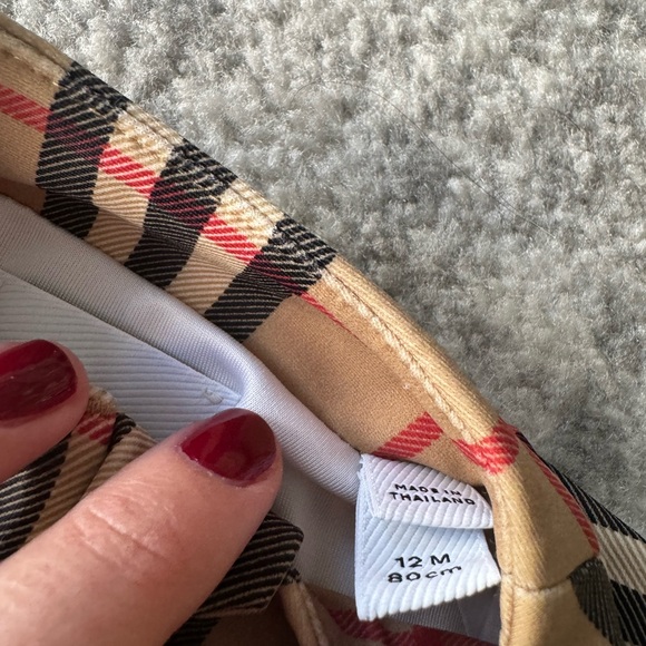 Authentic Burberry Rashguard - Picture 4 of 4